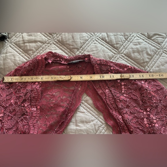 XXS cute pink lace shrug with sequines - Picture 3 of 5